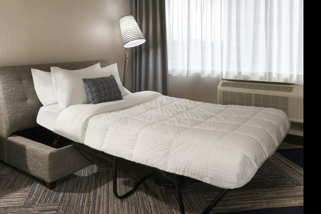 Four Points By Sheraton Windsor Downtown Εξωτερικό φωτογραφία