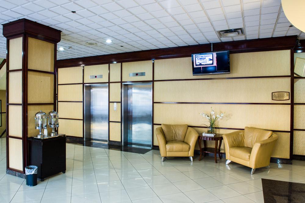 Four Points By Sheraton Windsor Downtown Εξωτερικό φωτογραφία