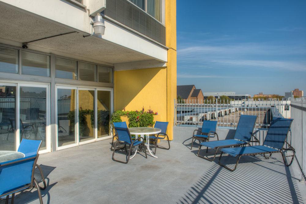 Four Points By Sheraton Windsor Downtown Εξωτερικό φωτογραφία