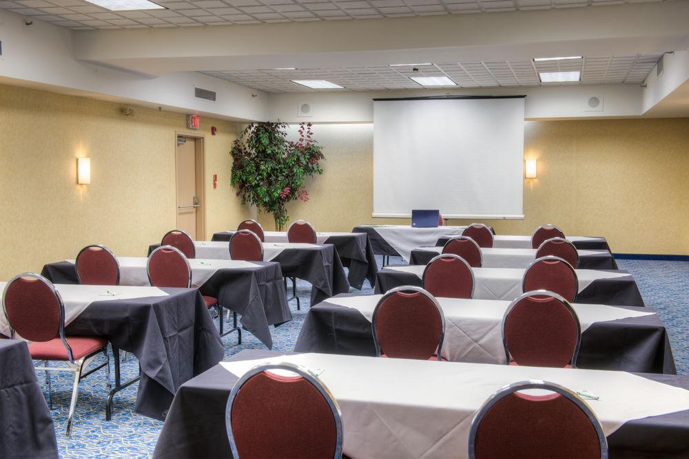 Four Points By Sheraton Windsor Downtown Εξωτερικό φωτογραφία