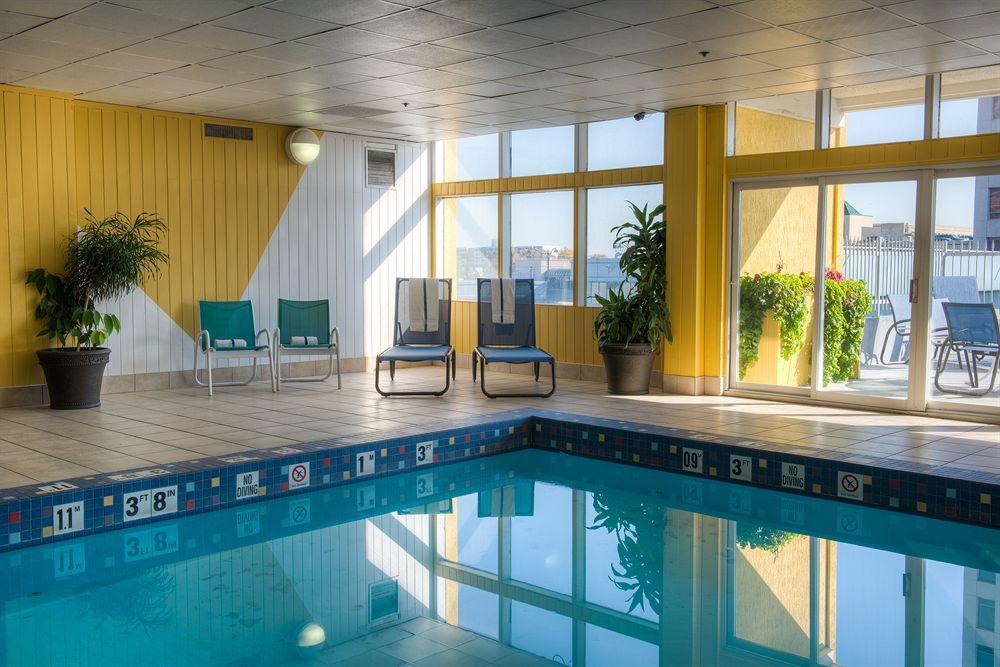 Four Points By Sheraton Windsor Downtown Εξωτερικό φωτογραφία
