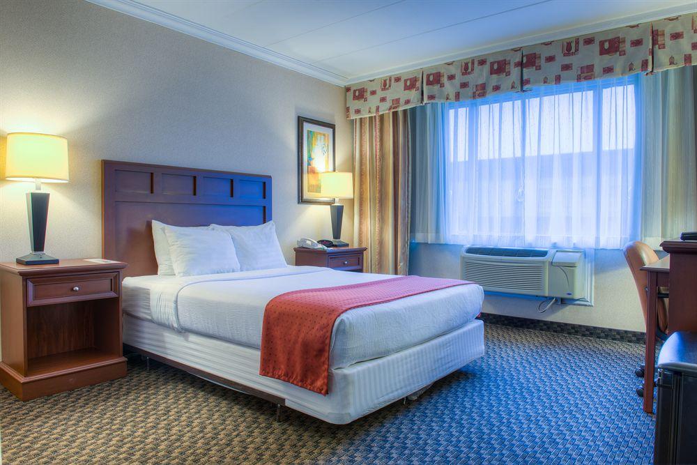 Four Points By Sheraton Windsor Downtown Εξωτερικό φωτογραφία