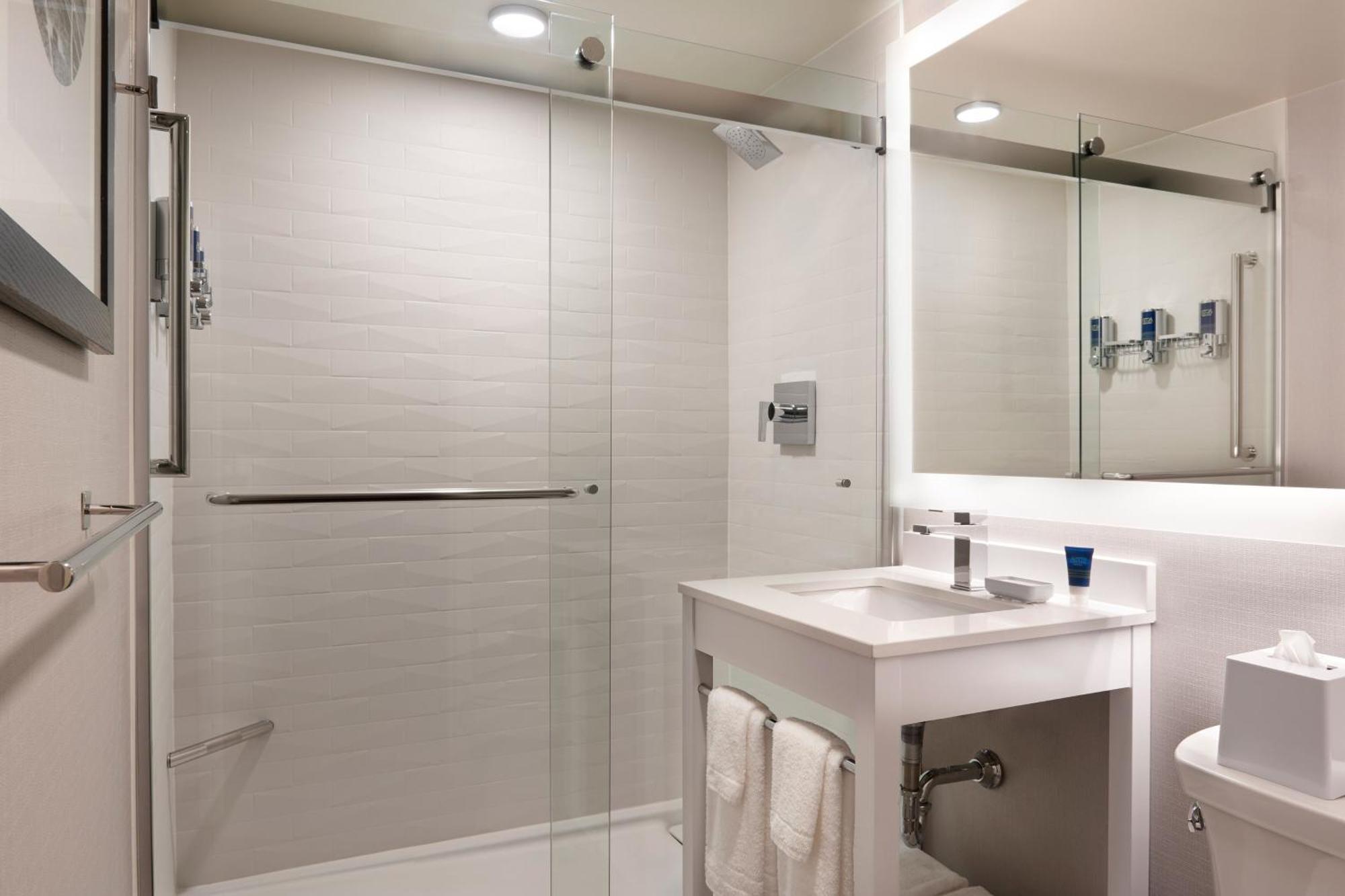 Four Points By Sheraton Windsor Downtown Εξωτερικό φωτογραφία